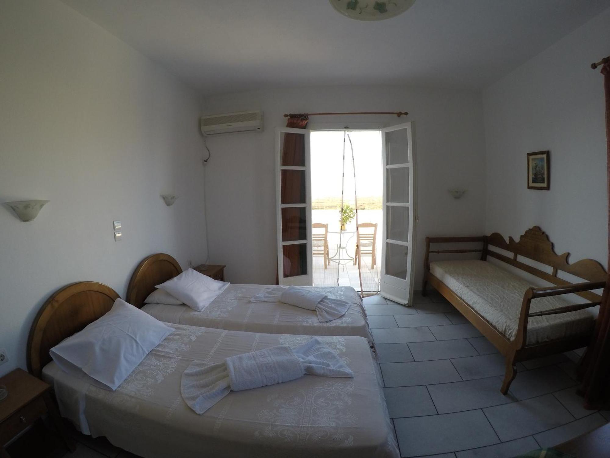 Birbas Hotel Agia Anna  エクステリア 写真