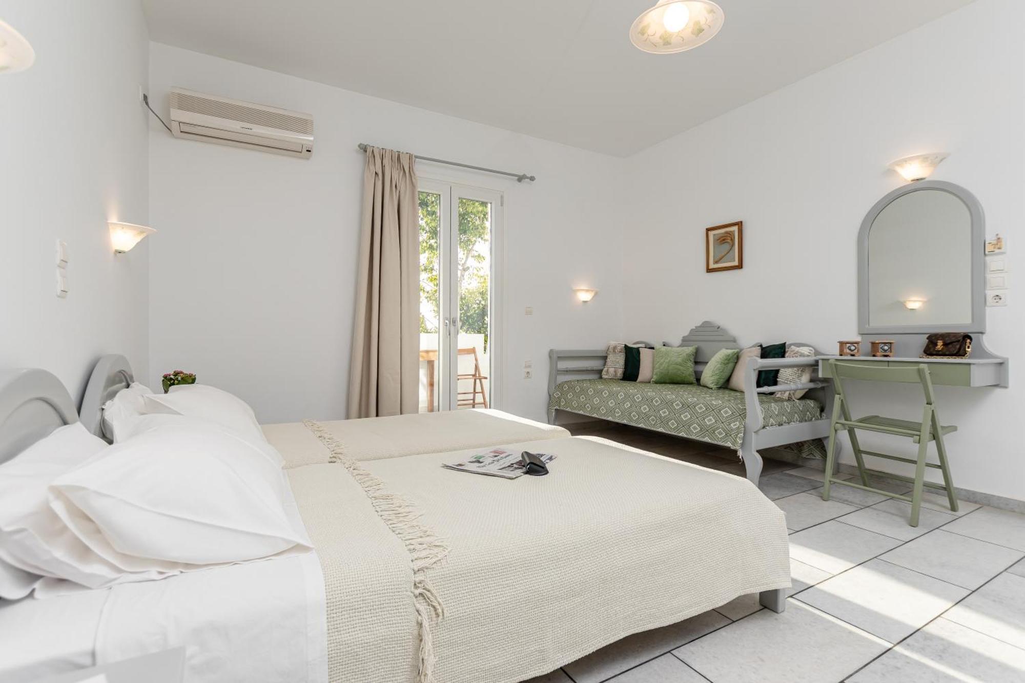 Birbas Hotel Agia Anna  エクステリア 写真