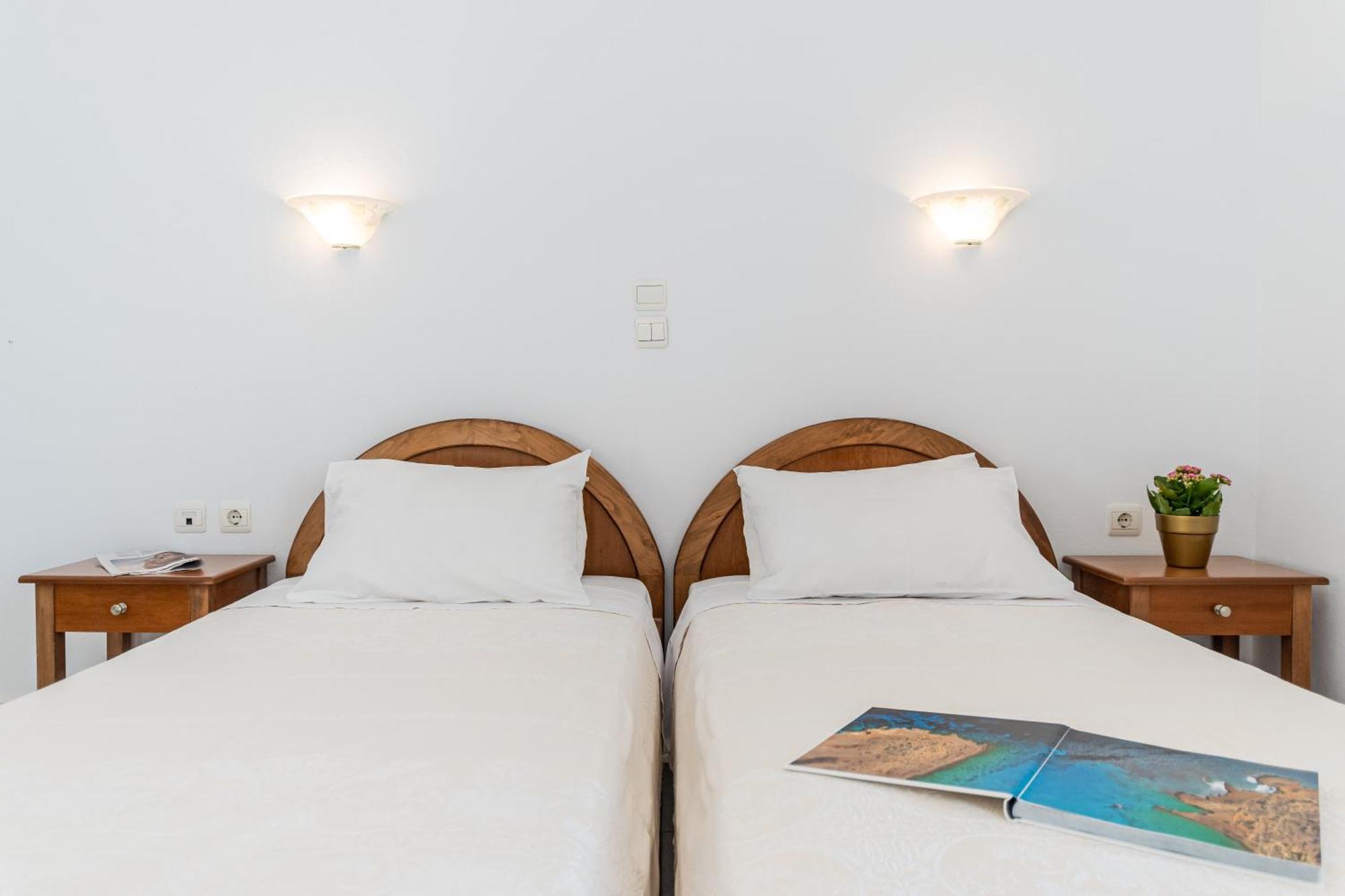Birbas Hotel Agia Anna  エクステリア 写真