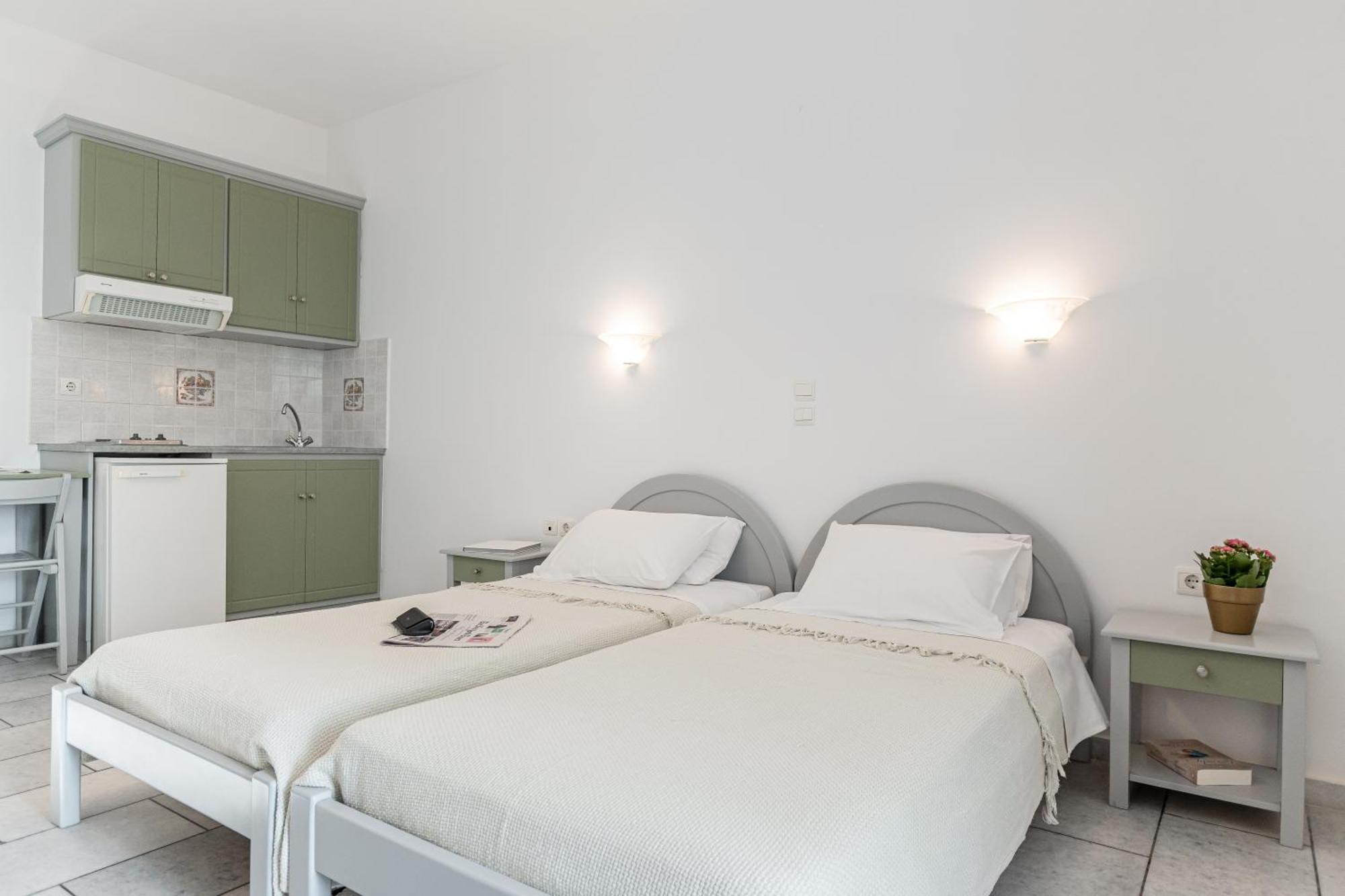 Birbas Hotel Agia Anna  エクステリア 写真