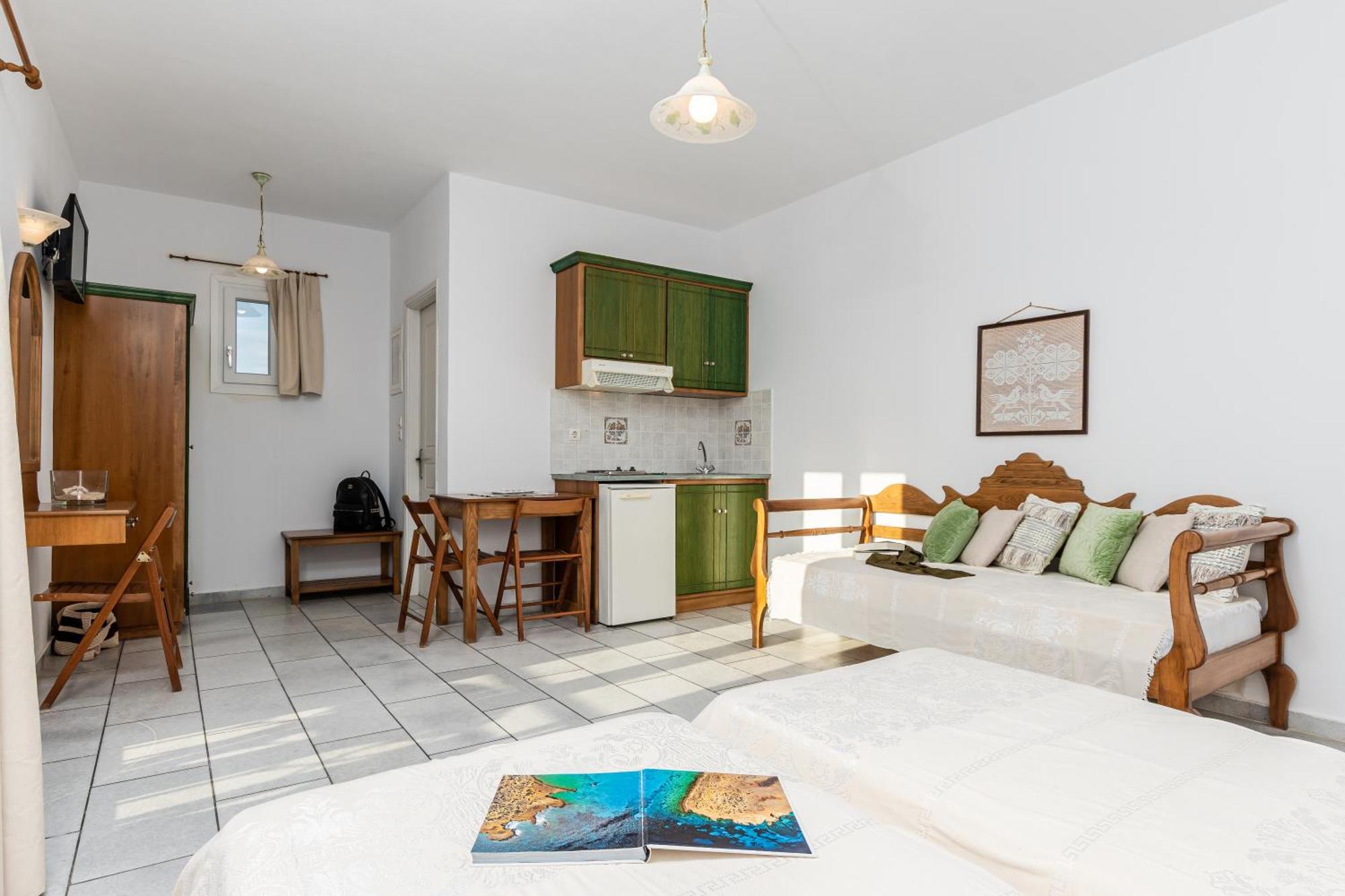 Birbas Hotel Agia Anna  エクステリア 写真