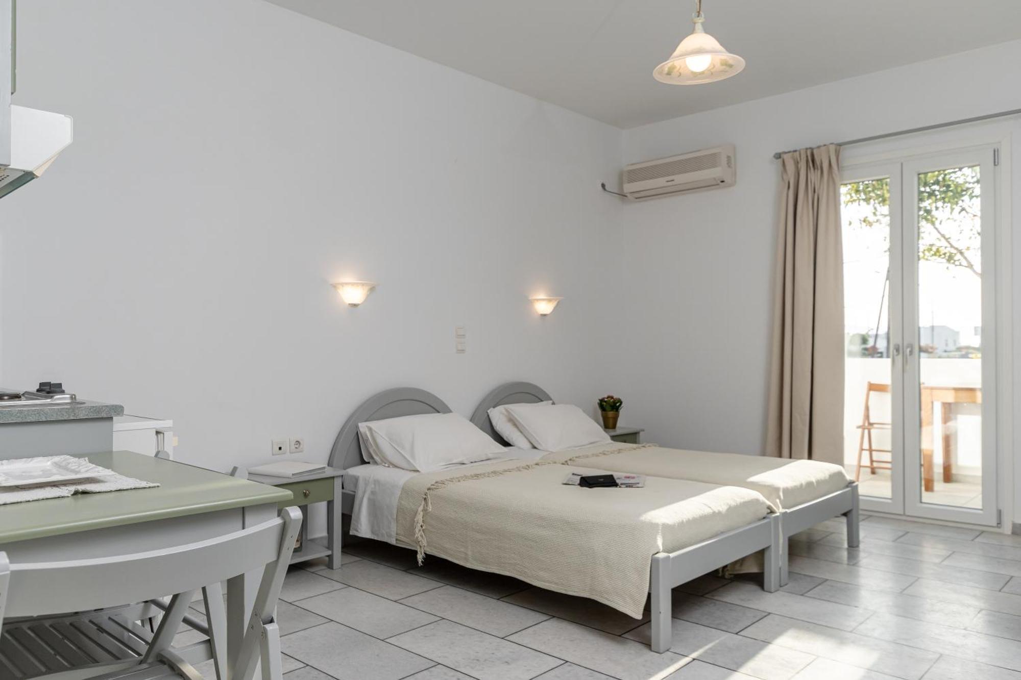 Birbas Hotel Agia Anna  エクステリア 写真
